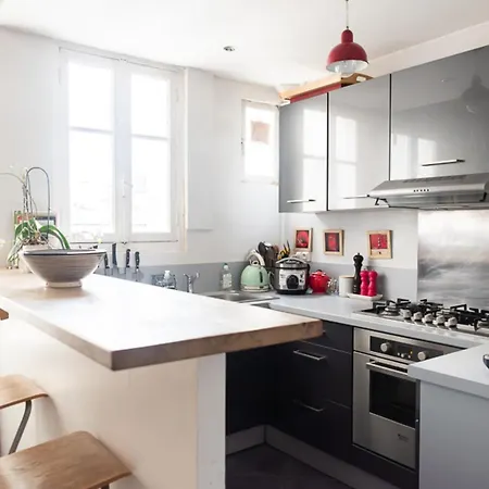 Bright Spacious And Warm Daire